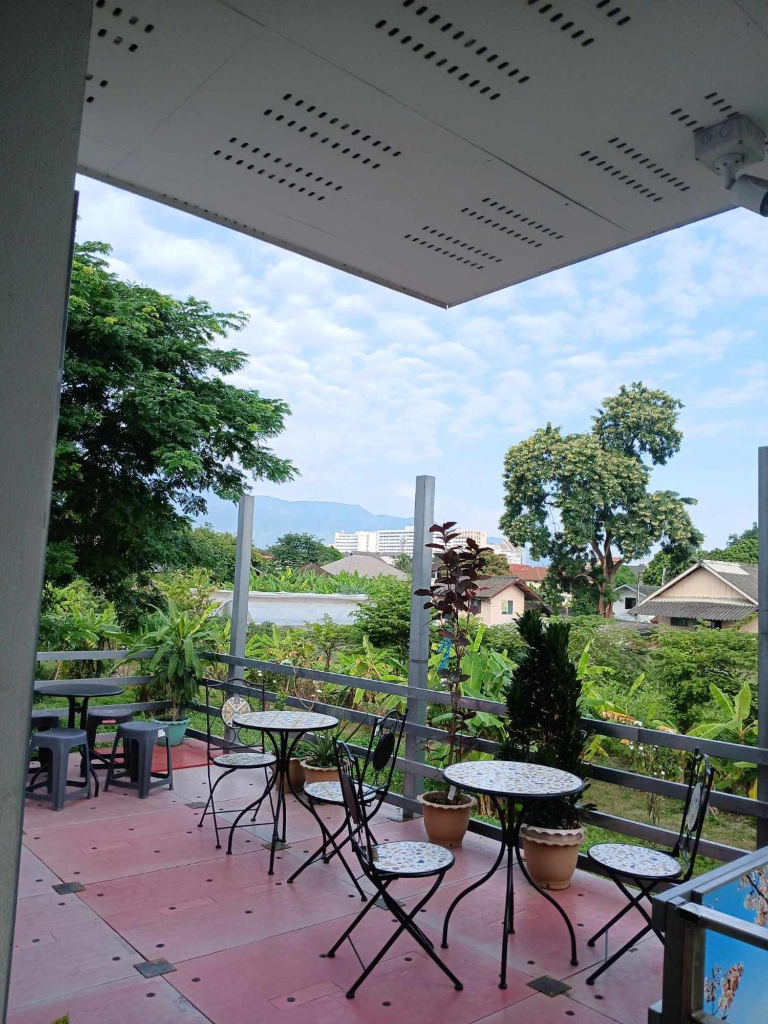 清邁 樱花之家旅舍旅舍 外观 照片